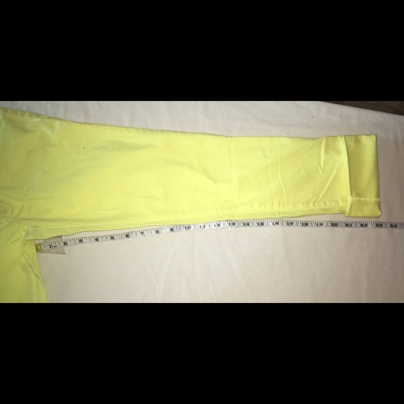 Something TRICKIE Capris - Picture 5 of 5